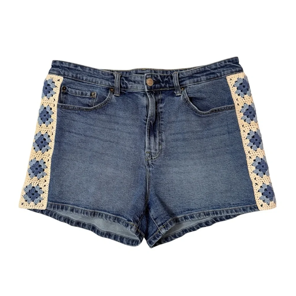 Torrid Denim Shorts Handmade Crochet Trim Granny Square Size 14 Festival